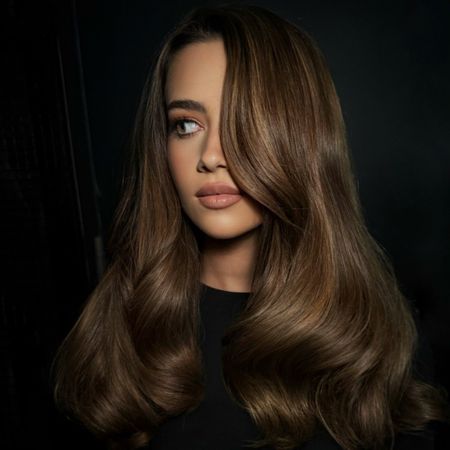 Model Elise wearing the bubble blowout